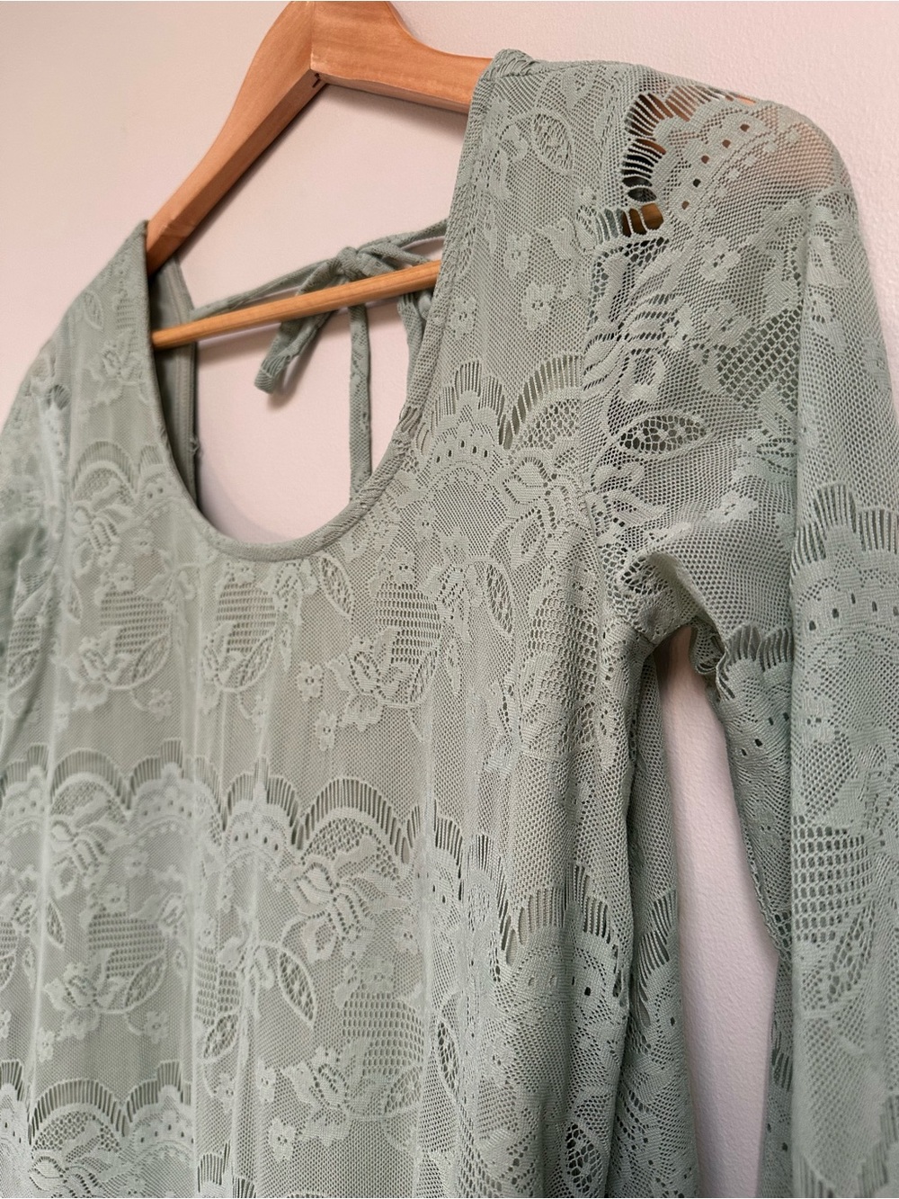 Altar’d‎ State Mint Green Lace Bell Sleeve Mini Dress Tie Back Women’s Small - Picture 3 of 15